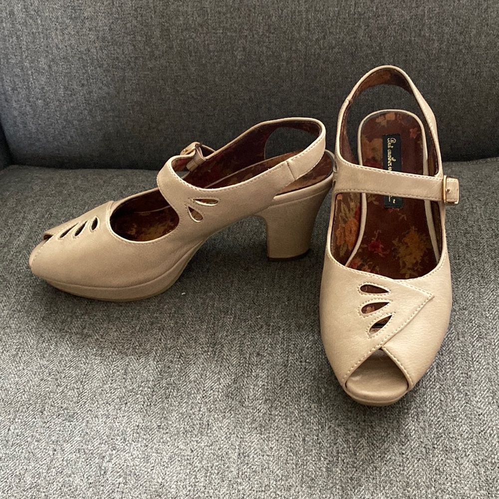 B.A.I.T shoes. Baylee size 8. Taupe, with box hardly worn.